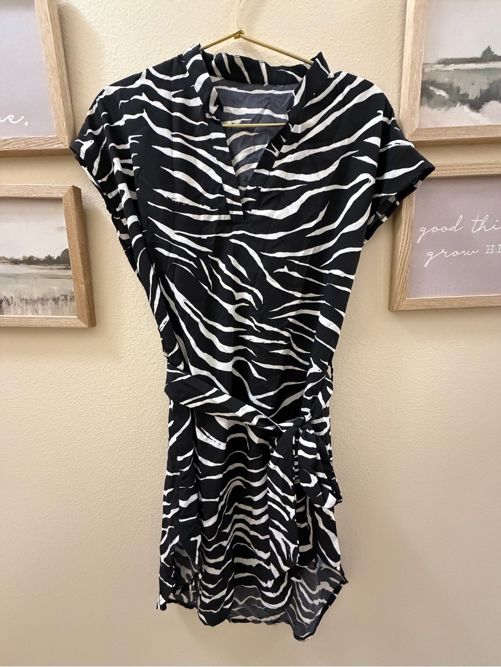 Cupshe Black & White Zebra-Print Short Sleeve Wrap Dress